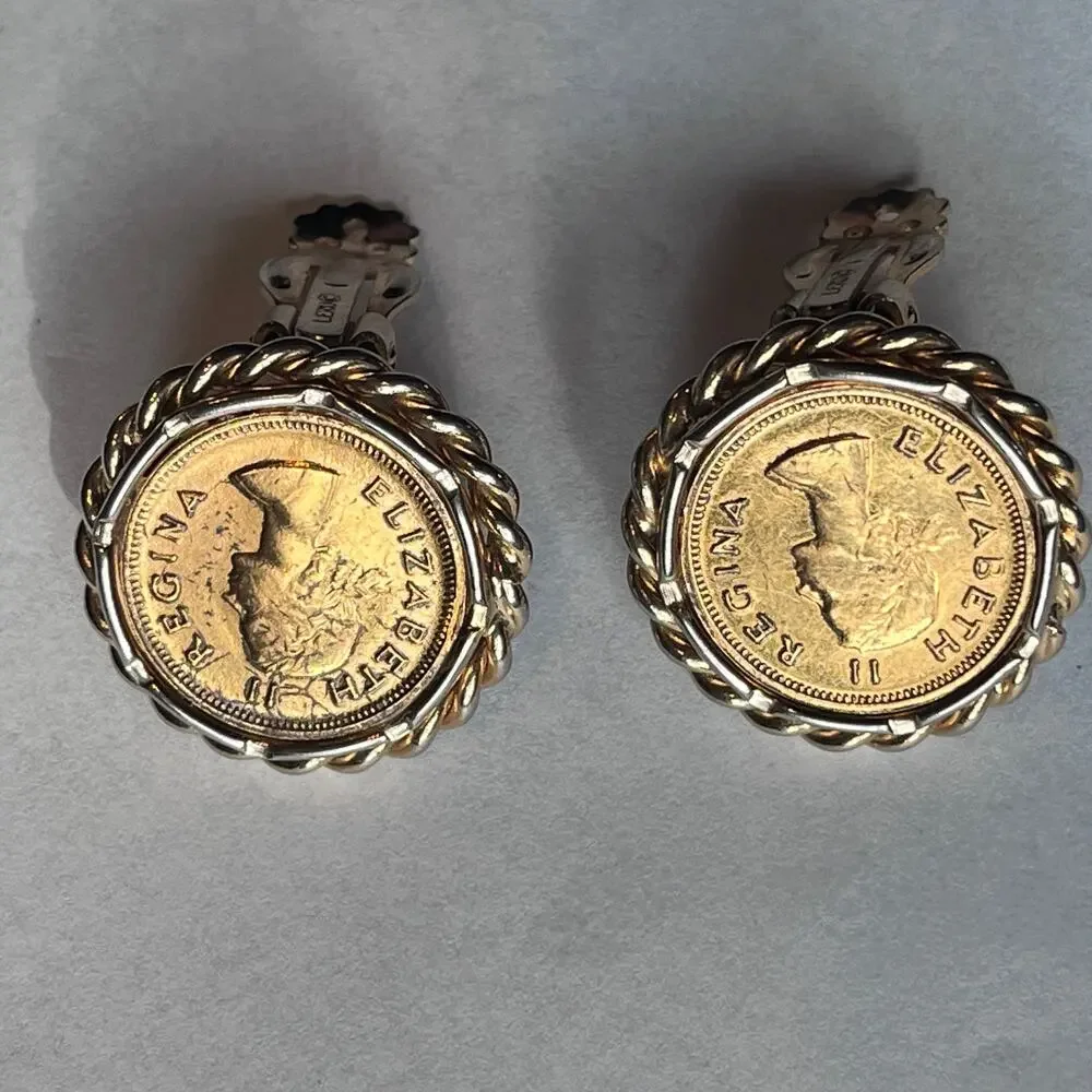 Beautiful Vintage Unsigned Royal Gold Tone Coin Clip On Earrings - light wear